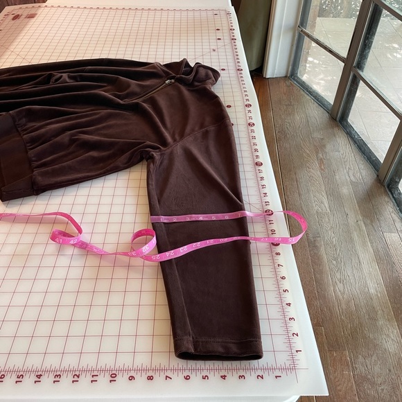 Liz Claiborne Liz Sport size XL brown velvet comfy pullover athletic lounge - Picture 11 of 16
